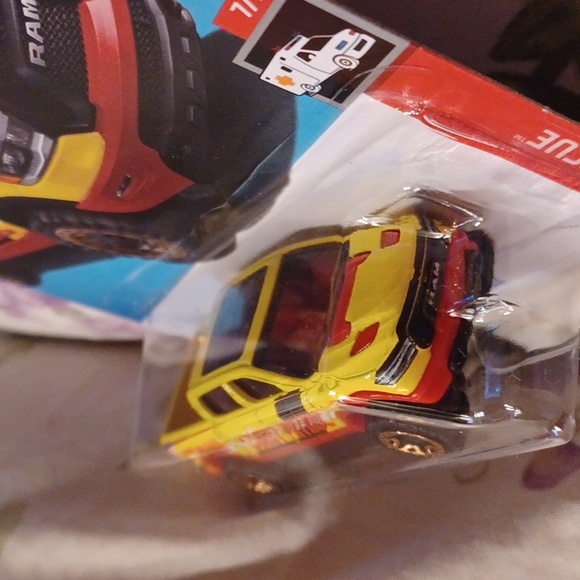 Treasure Hunt Hot Wheels, HW Rescue 7/10 - Picture 6 of 7